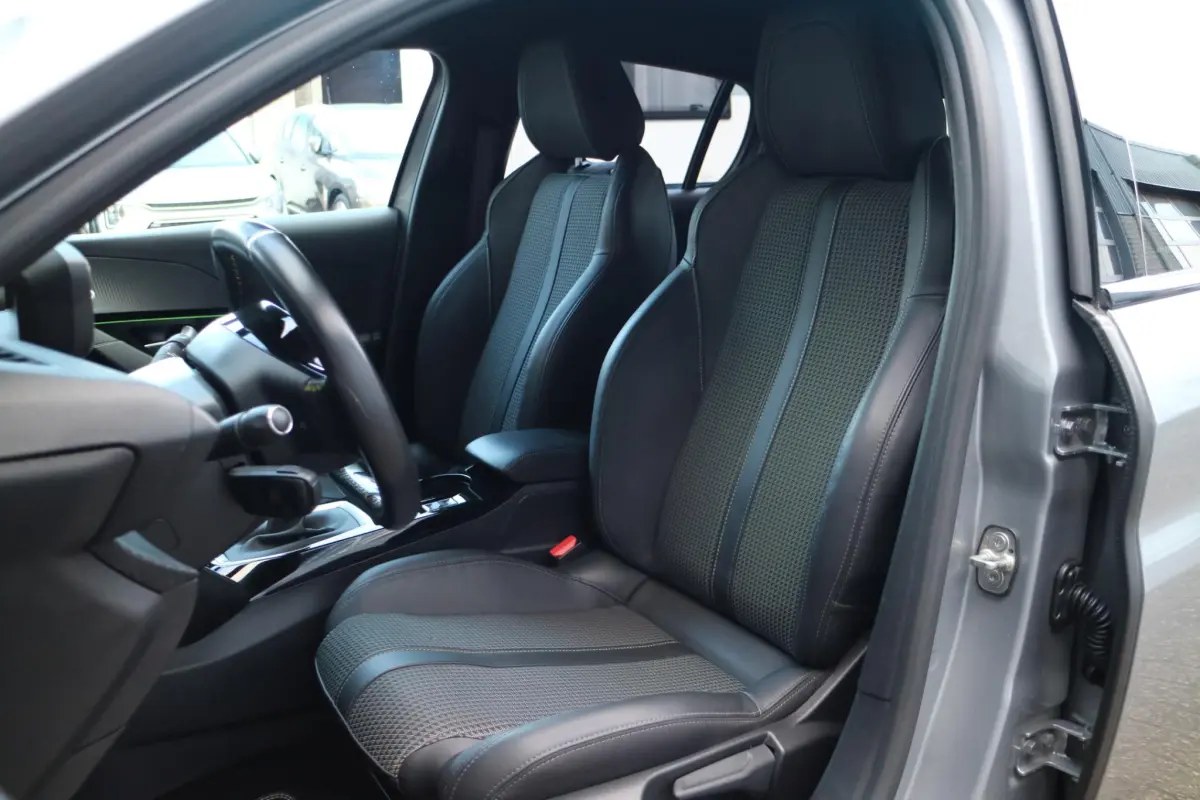 208 1.2 PureTech GT Pack | Camera | Carplay |