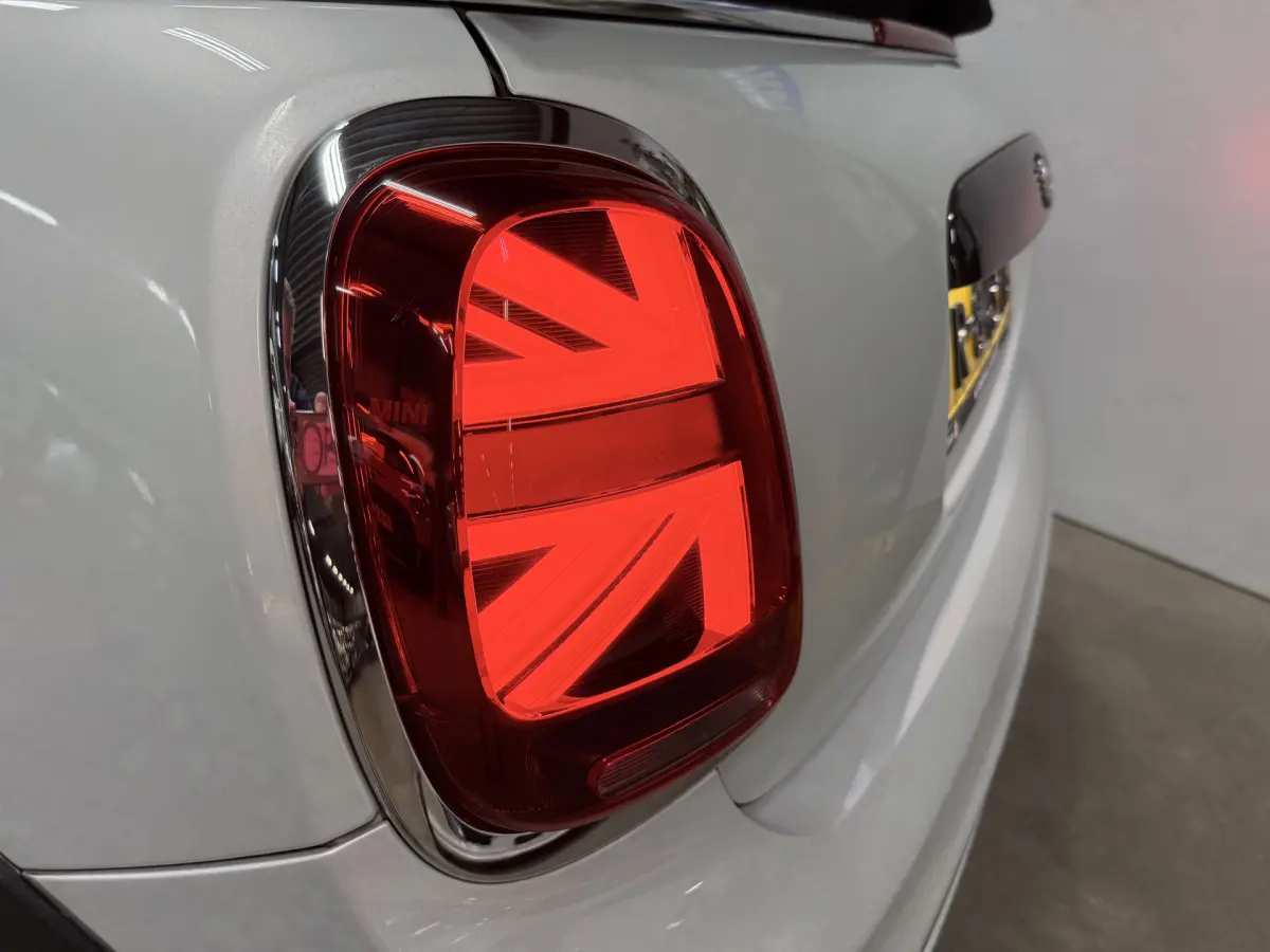 Cooper Cabrio 1.5 Salt // Leer // Mini Yours // JCW!