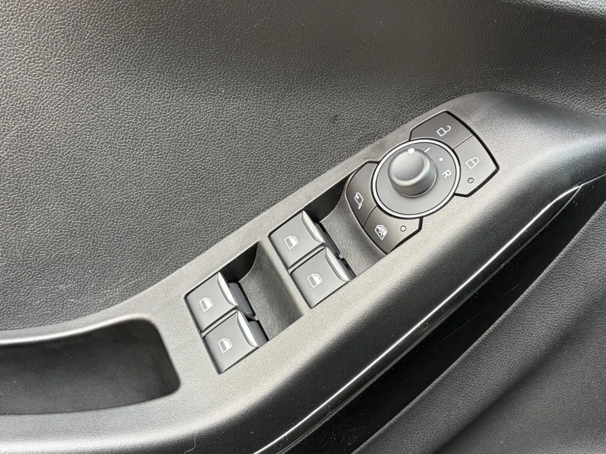 Puma 1.0 EcoBoost Hybrid ST-Line | Parkeer sensor | Stoel verwarming | Elektrische spiegels |
