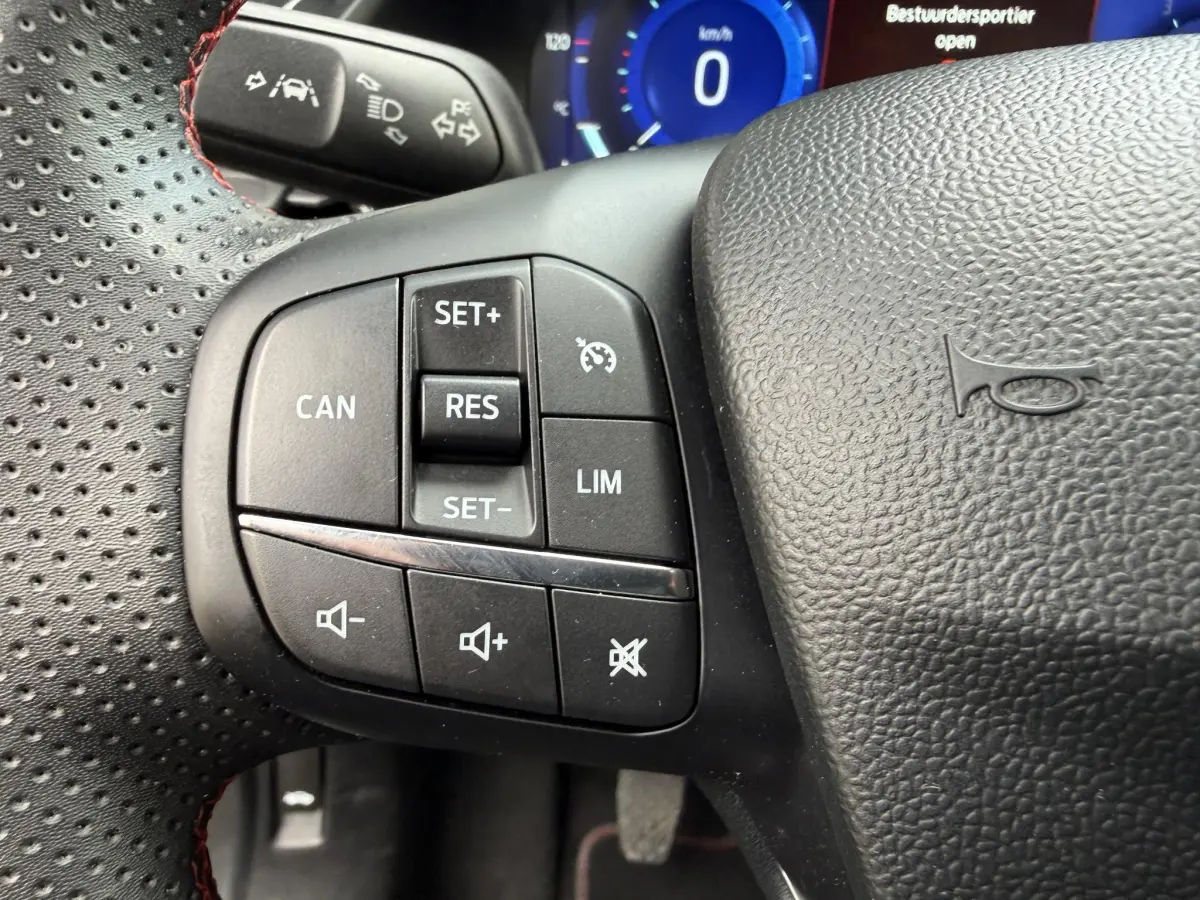Puma 1.0 EcoBoost Hybrid ST-Line | Parkeer sensor | Stoel verwarming | Elektrische spiegels |