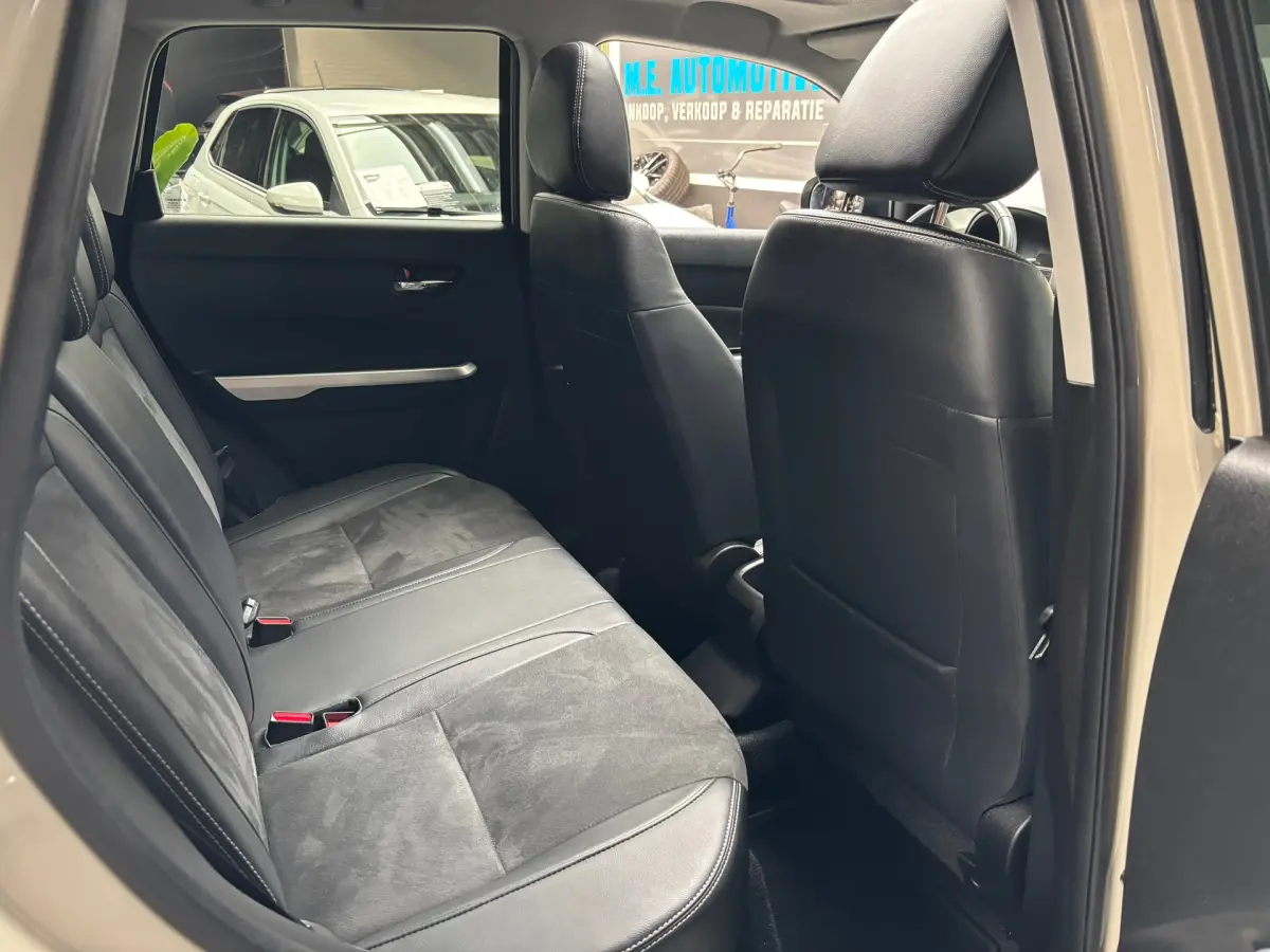 Vitara 1.6 High Executive / Camera / Panorama Dak