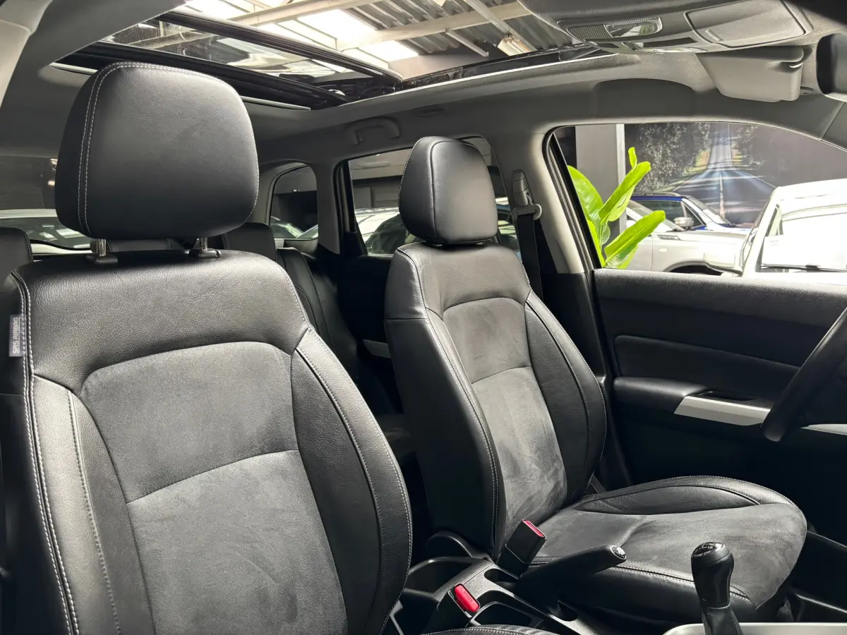 Vitara 1.6 High Executive / Camera / Panorama Dak