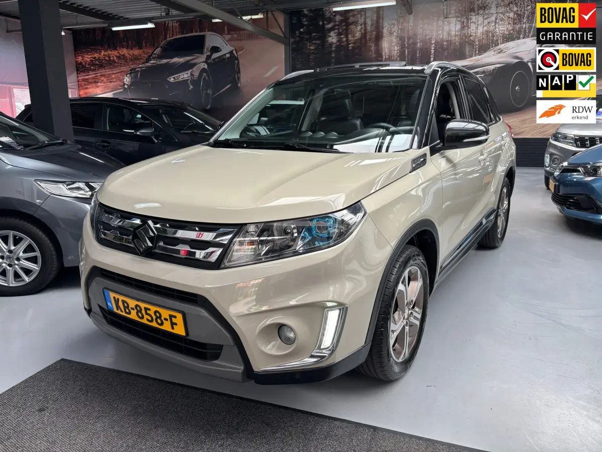 Vitara 1.6 High Executive / Camera / Panorama Dak