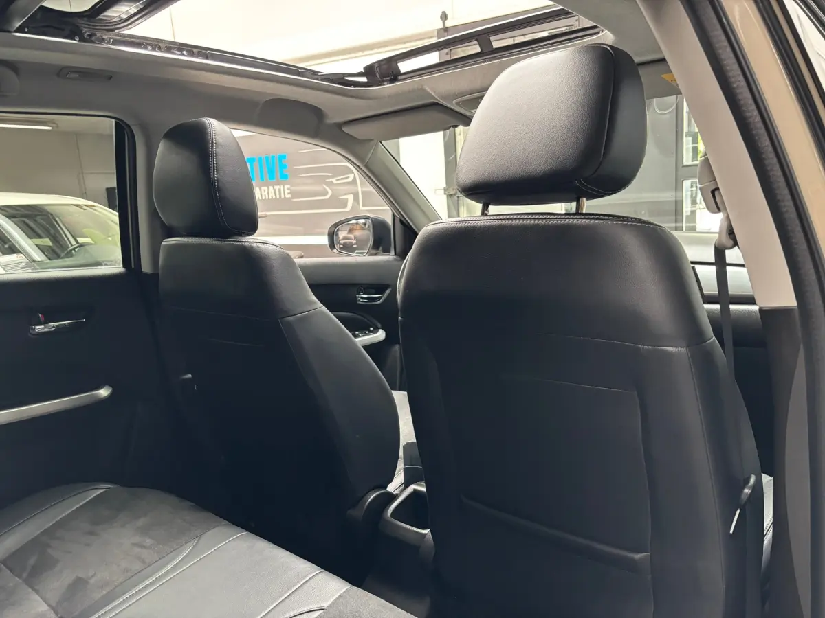 Vitara 1.6 High Executive / Camera / Panorama Dak
