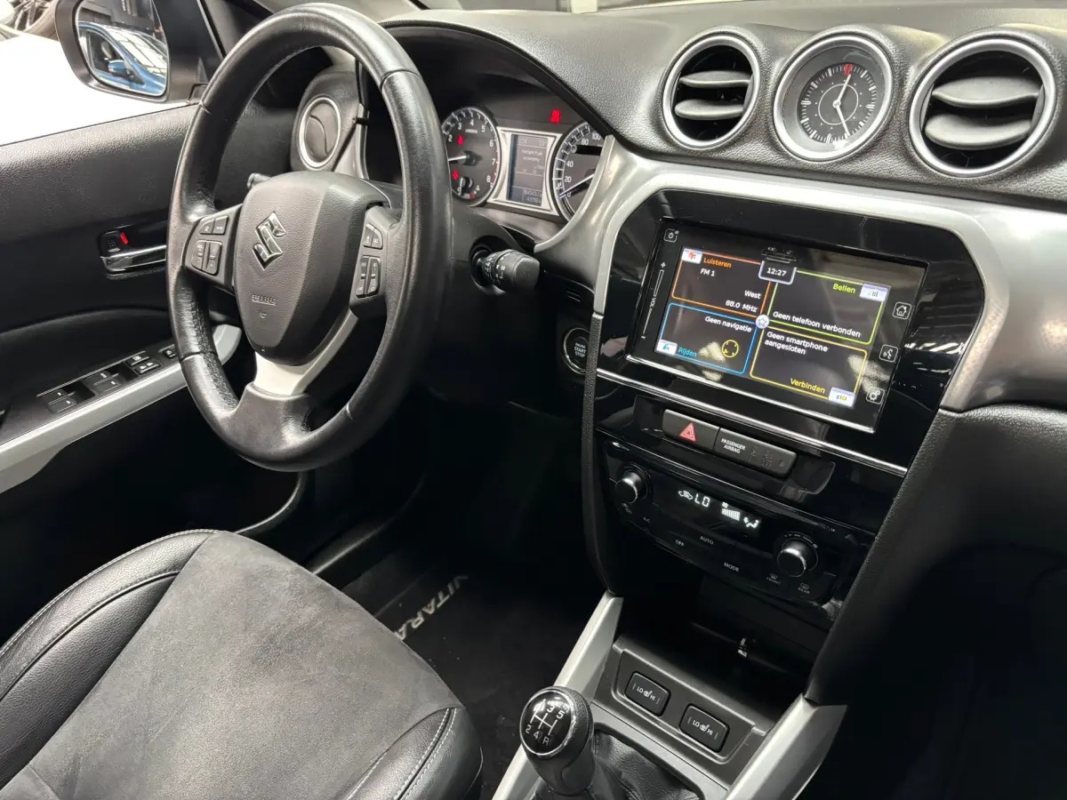 Vitara 1.6 High Executive / Camera / Panorama Dak