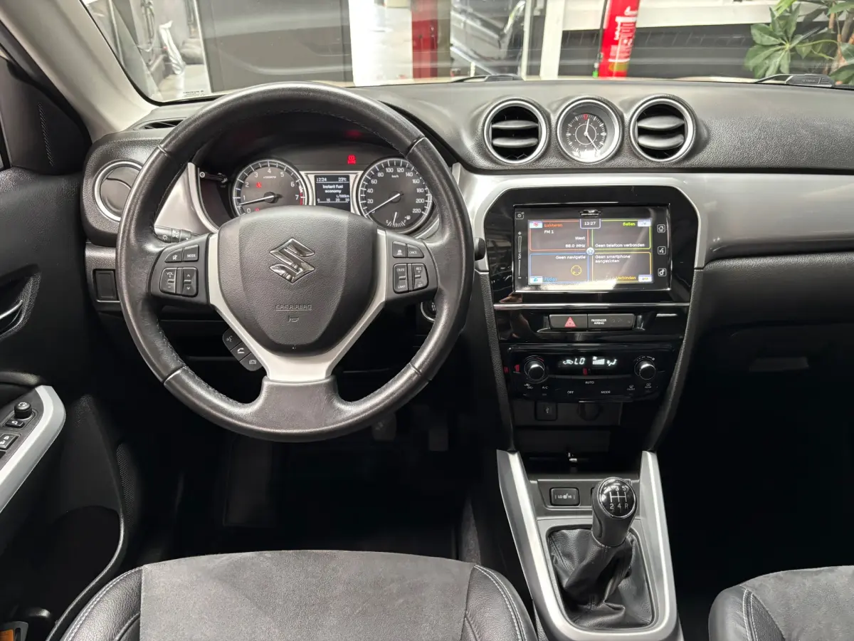 Vitara 1.6 High Executive / Camera / Panorama Dak
