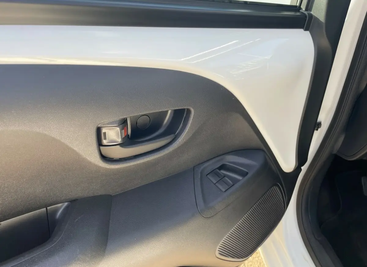 108 1.0 e-VTi Active, Airco, bluetooth audio