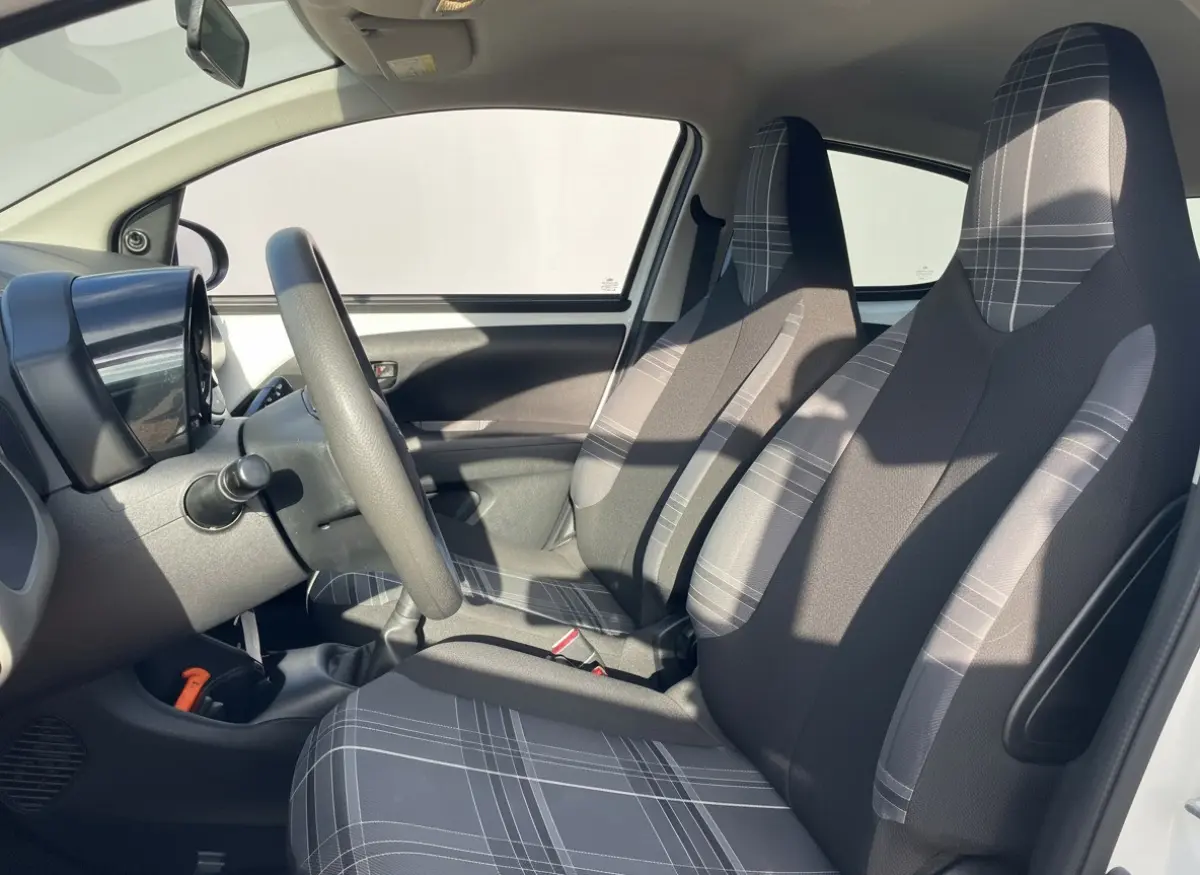 108 1.0 e-VTi Active, Airco, bluetooth audio
