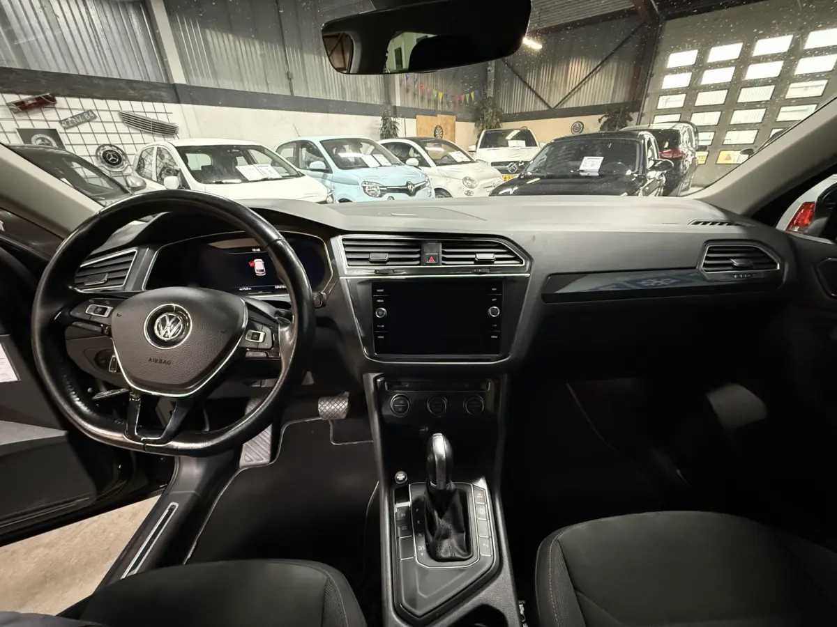 Tiguan 1.4 TSI ACT Highline Business R exterieur // 19 inch // virtual dash