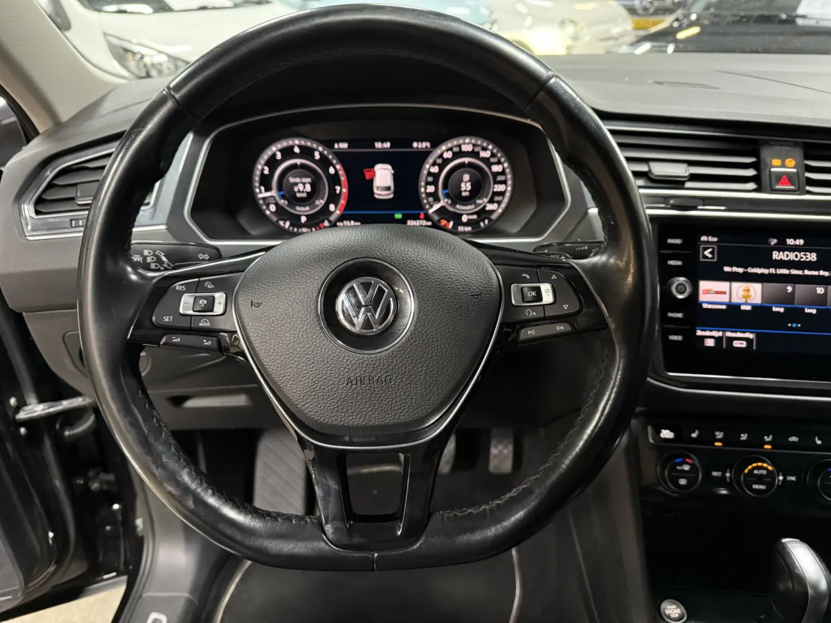 Tiguan 1.4 TSI ACT Highline Business R exterieur // 19 inch // virtual dash