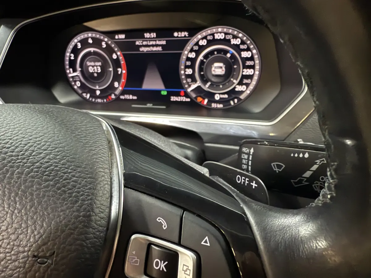 Tiguan 1.4 TSI ACT Highline Business R exterieur // 19 inch // virtual dash