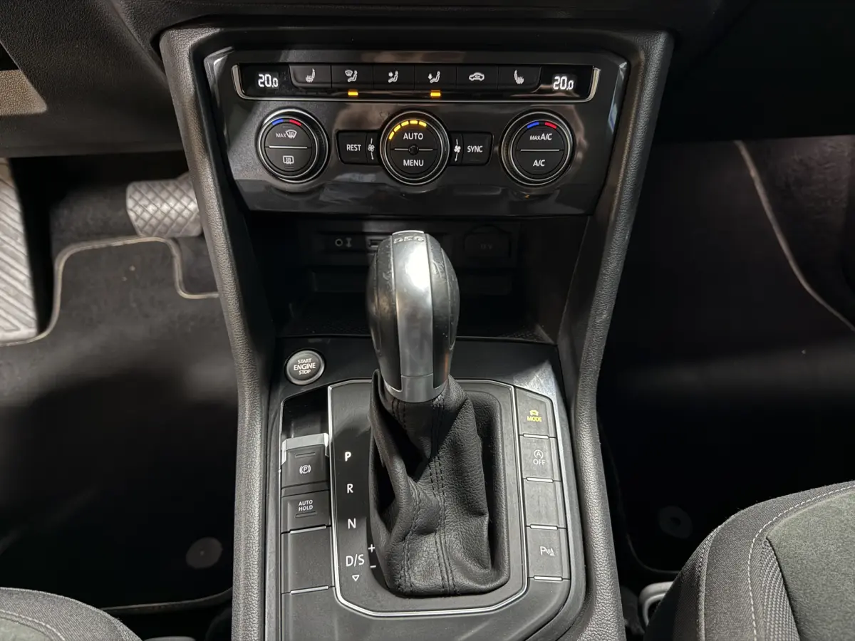Tiguan 1.4 TSI ACT Highline Business R exterieur // 19 inch // virtual dash