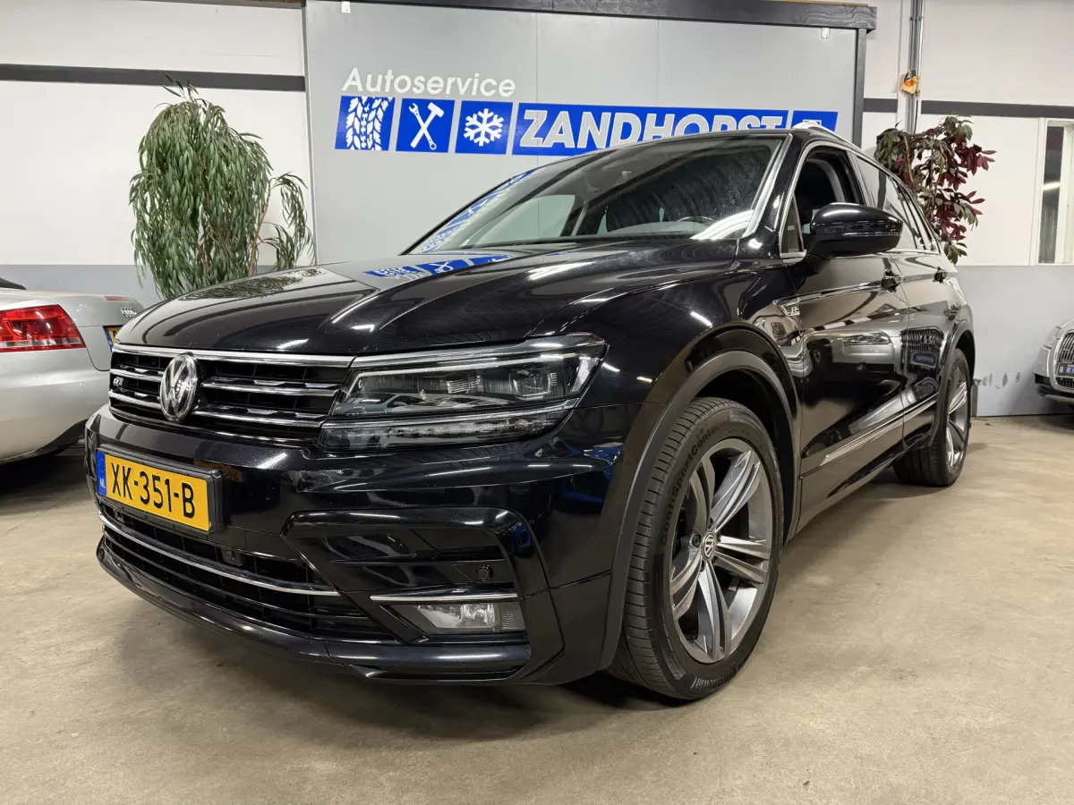 Tiguan 1.4 TSI ACT Highline Business R exterieur // 19 inch // virtual dash