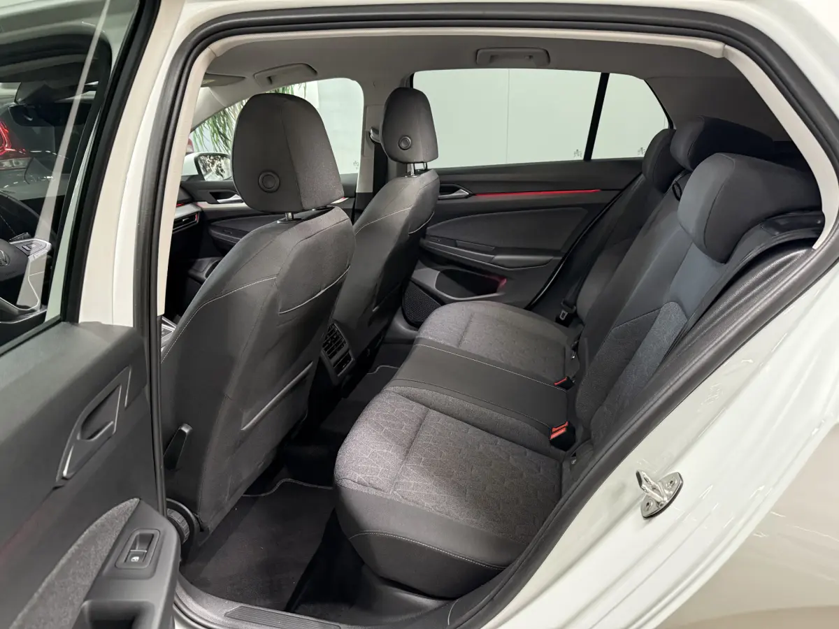 Golf 1.5 TSI 150 pk Move // Led // CarPlay // Sfeer verlichting