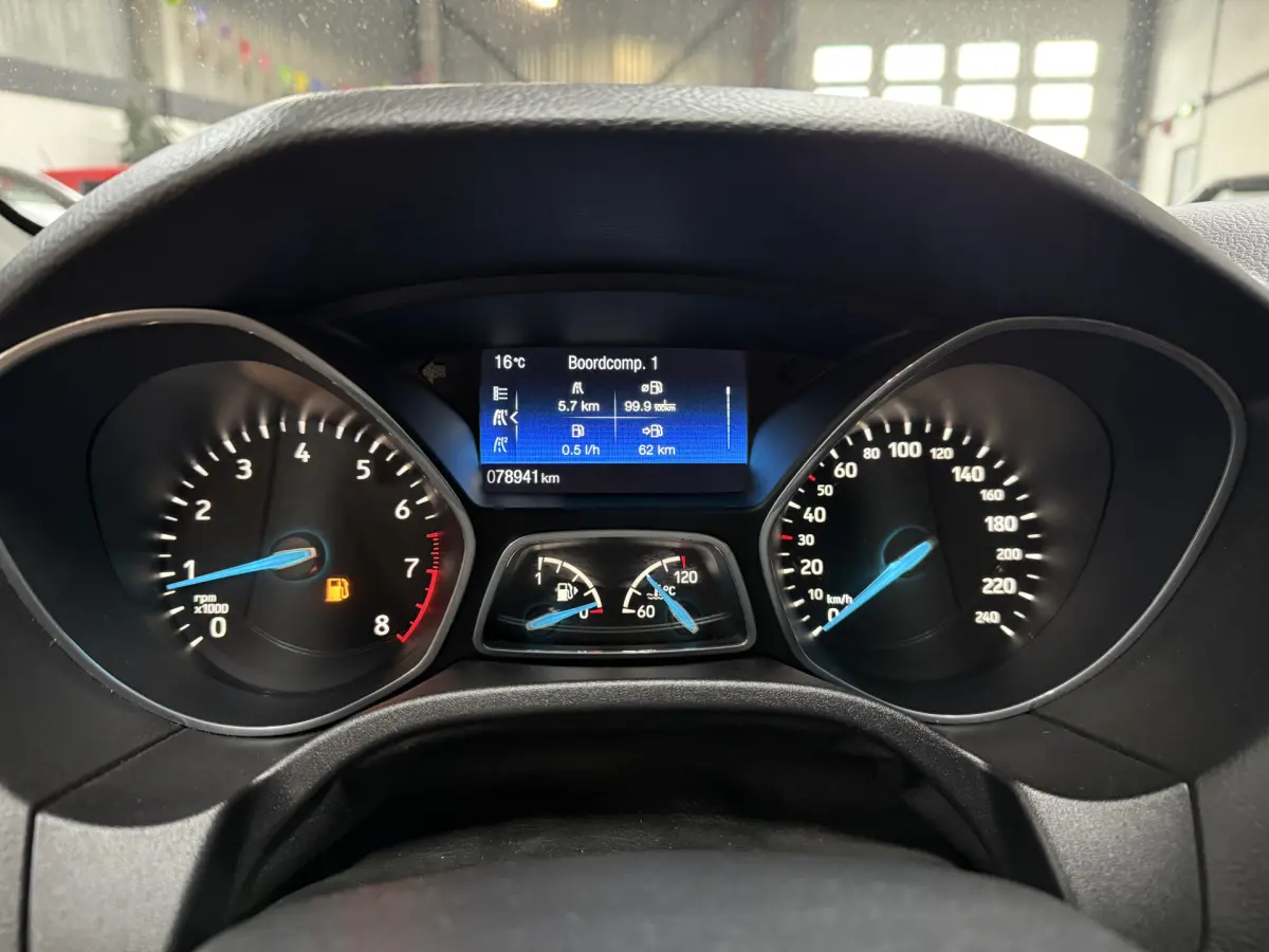 Focus Wagon 1.0 ST-Line // Ecc // stoel verw.