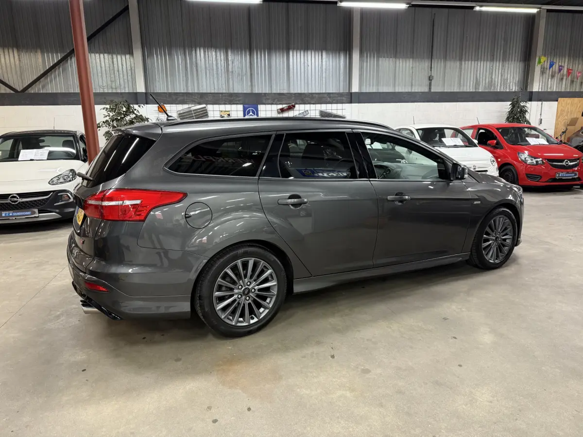Focus Wagon 1.0 ST-Line // Ecc // stoel verw.