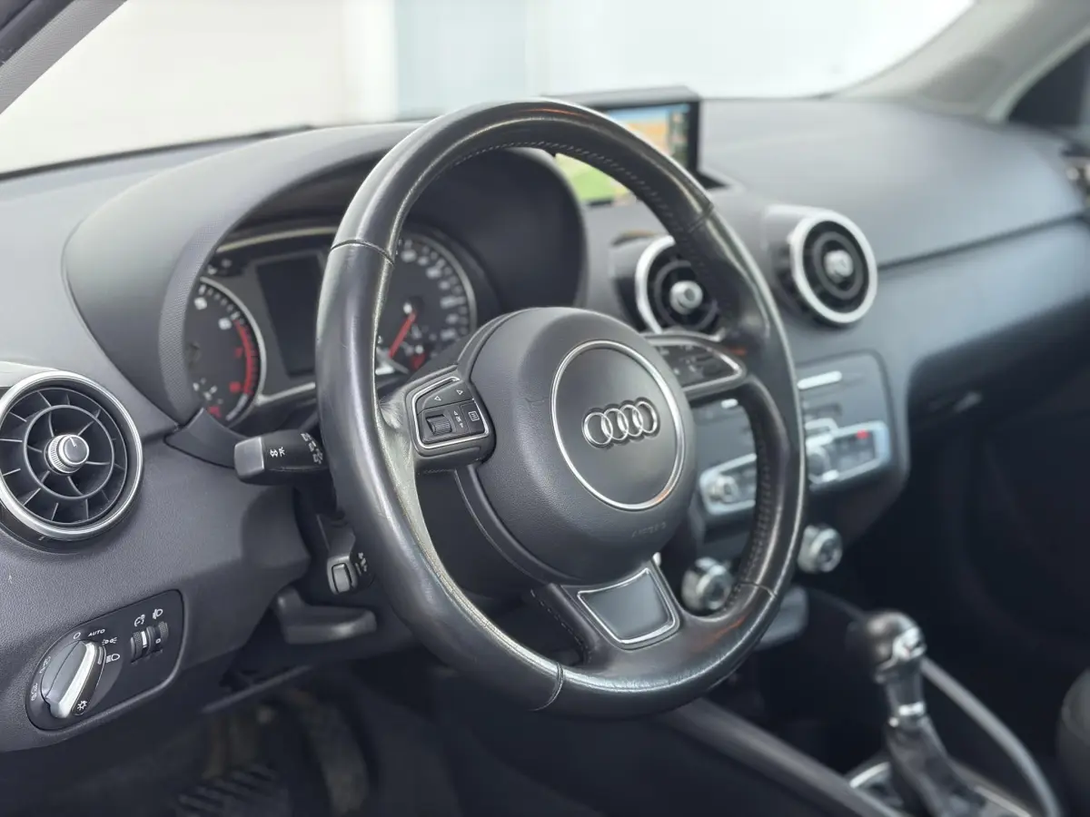 A1 Sportback 1.0 TFSI S-Line/Automaat/Navi/Clima