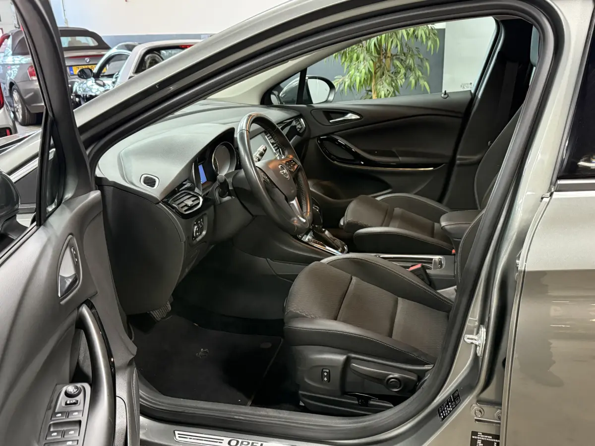Astra 1.4 Turbo Business Executive // Autom. // Camera // Navi
