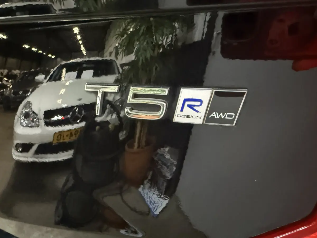XC90 2.0 T5 AWD R-Design // Panodak // Caplay // sportstoelen met geheugen