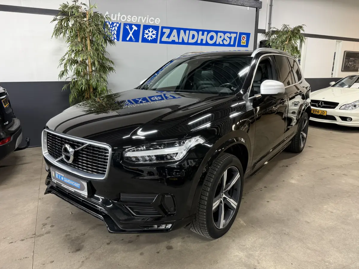 XC90 2.0 T5 AWD R-Design // Panodak // Caplay // sportstoelen met geheugen