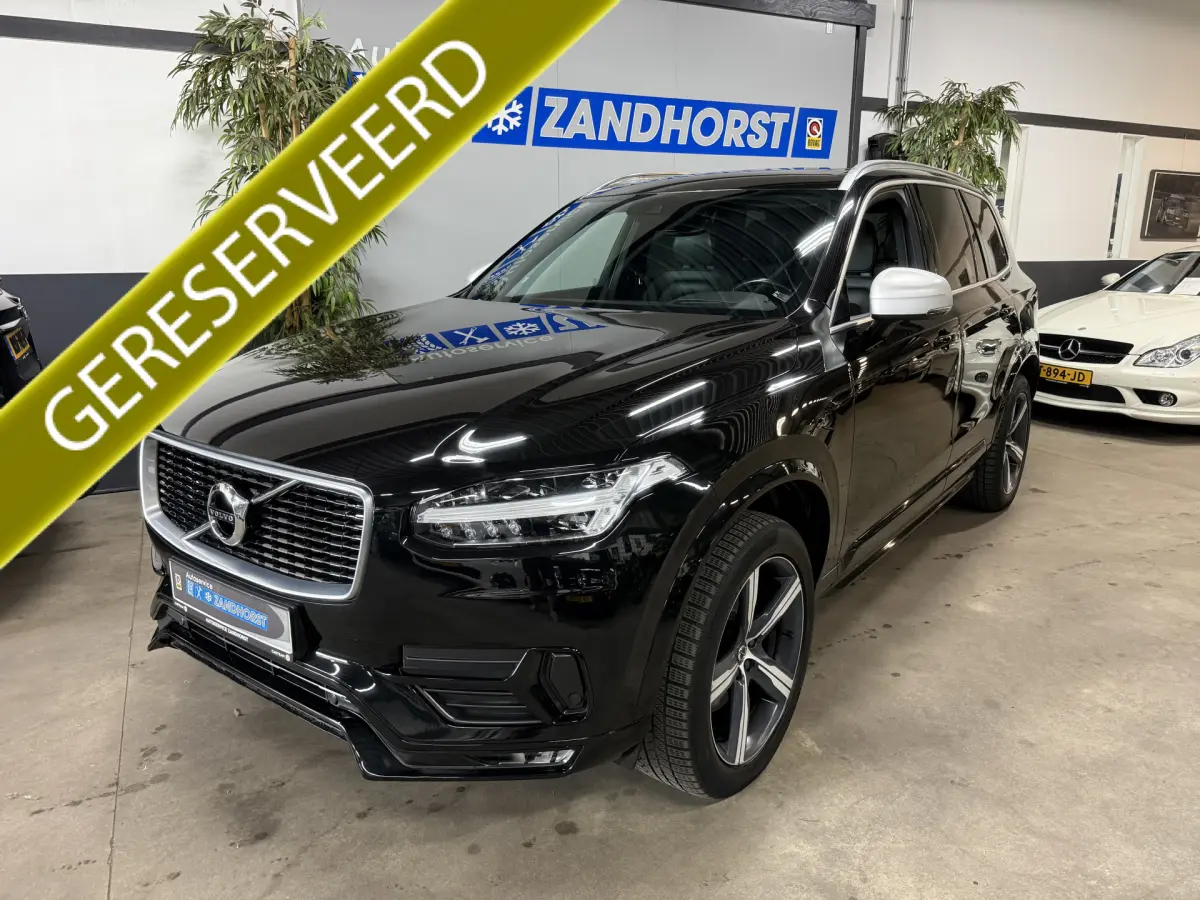 XC90 2.0 T5 AWD R-Design // Panodak // Caplay // sportstoelen met geheugen