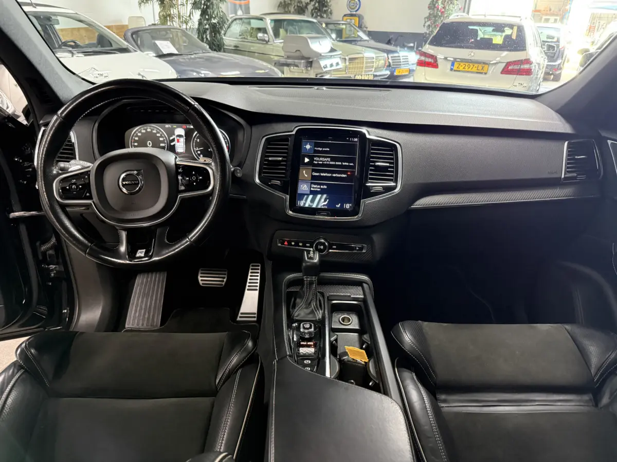 XC90 2.0 T5 AWD R-Design // Panodak // Caplay // sportstoelen met geheugen