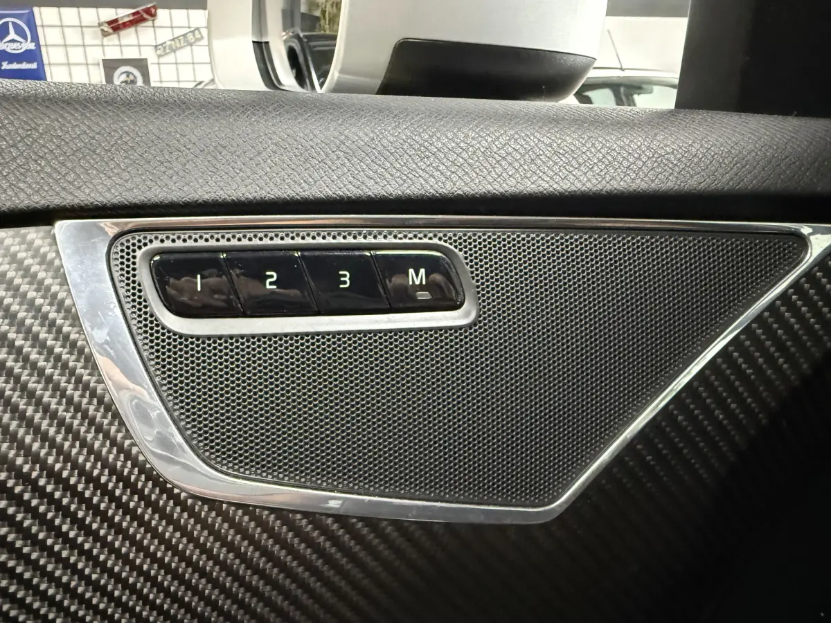 XC90 2.0 T5 AWD R-Design // Panodak // Caplay // sportstoelen met geheugen