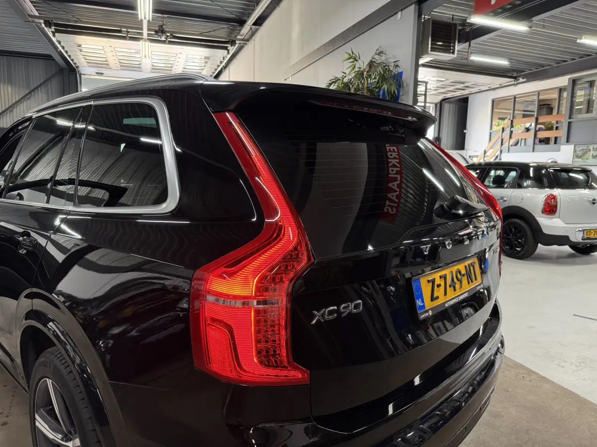 XC90 2.0 T5 AWD R-Design // Panodak // Caplay // sportstoelen met geheugen