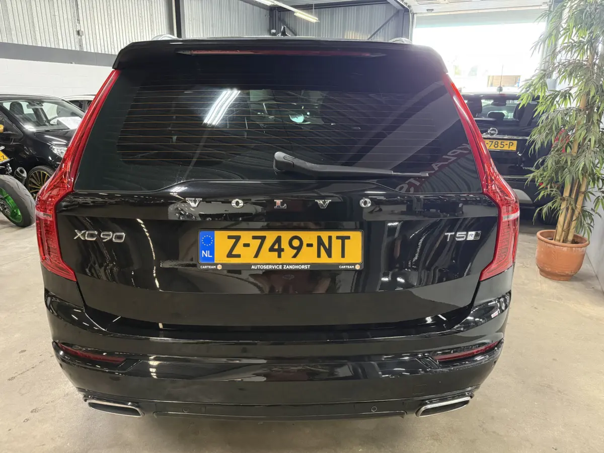 XC90 2.0 T5 AWD R-Design // Panodak // Caplay // sportstoelen met geheugen