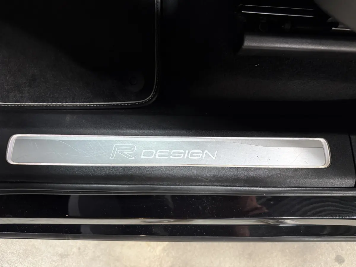 XC90 2.0 T5 AWD R-Design // Panodak // Caplay // sportstoelen met geheugen