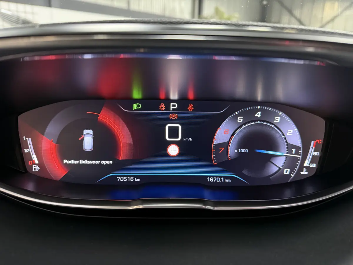 3008 1.6 PureTech Allure // Auto. // Half leer // carplay // 19 inch
