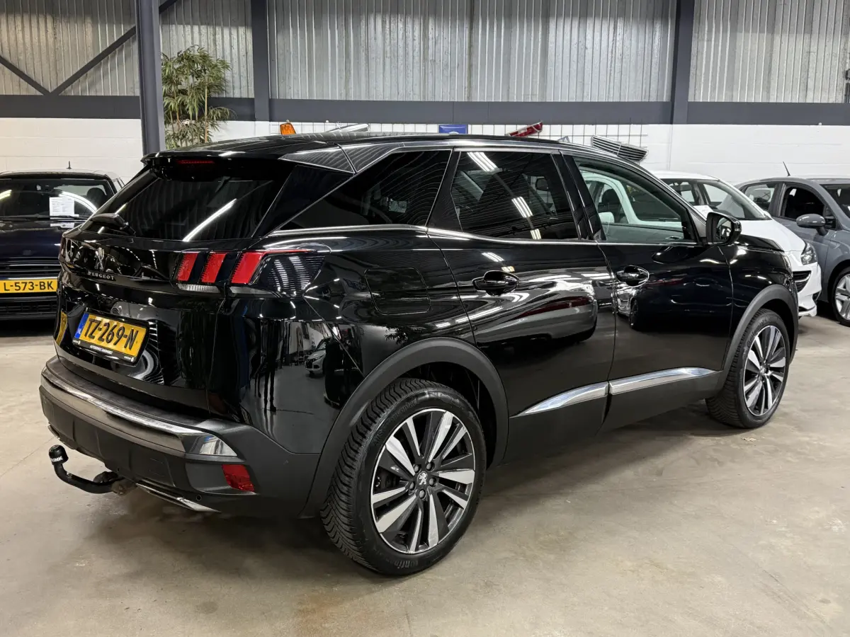 3008 1.6 PureTech Allure // Auto. // Half leer // carplay // 19 inch