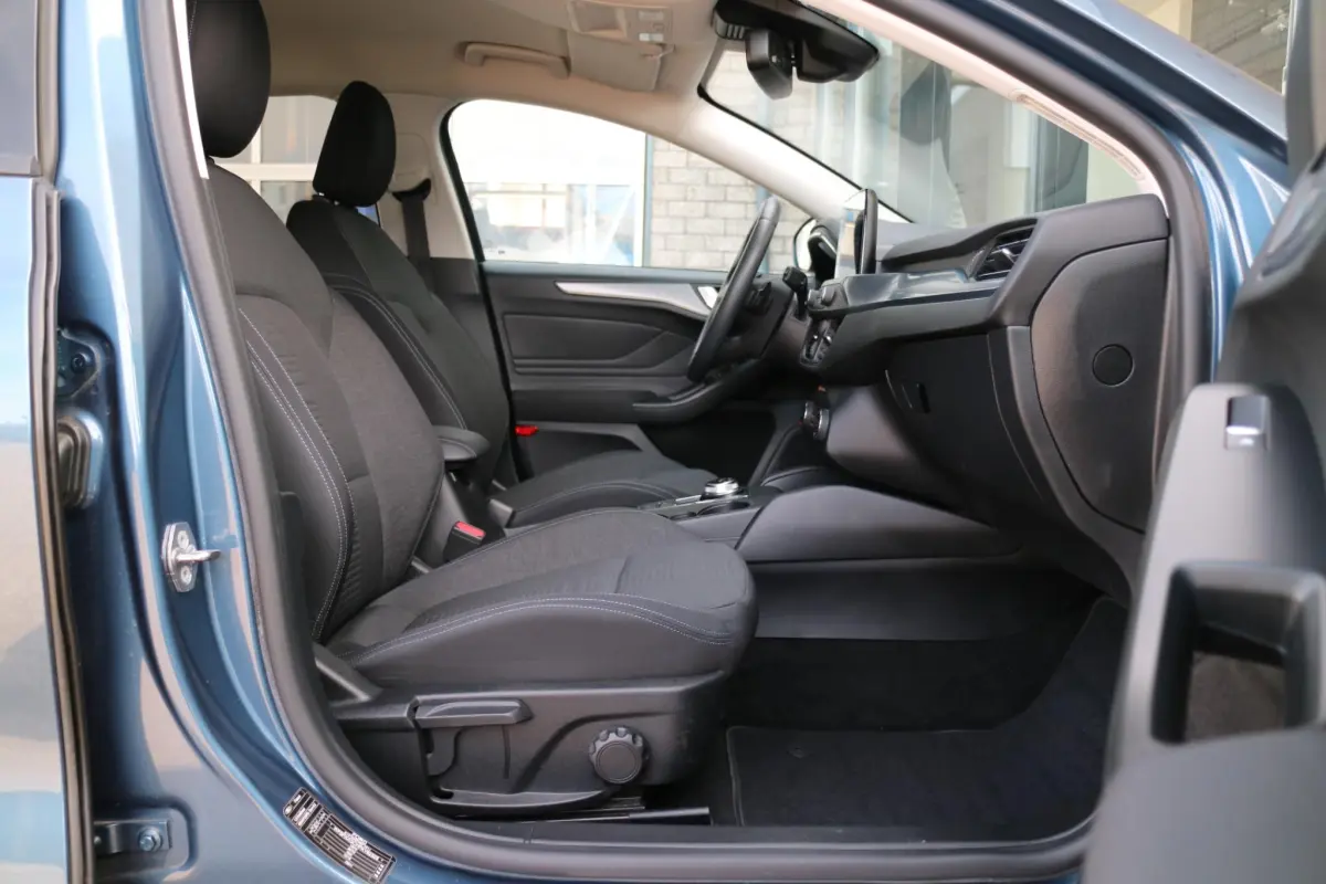 Focus 1,0 EcoBoost Active Wagon | Automaat! | Carplay |