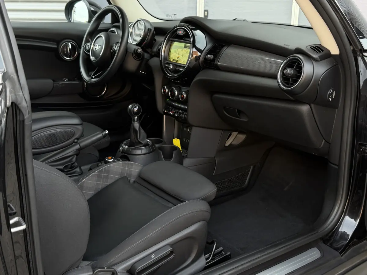 Cooper Mini 1.5 Chili Serious Business I Navi I Sportstoelen I 58000 Km