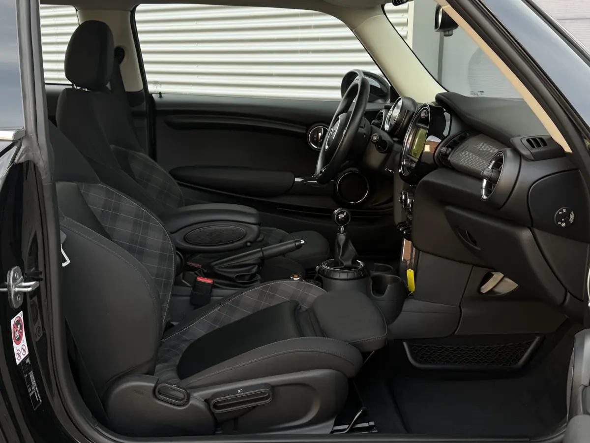 Cooper Mini 1.5 Chili Serious Business I Navi I Sportstoelen I 58000 Km