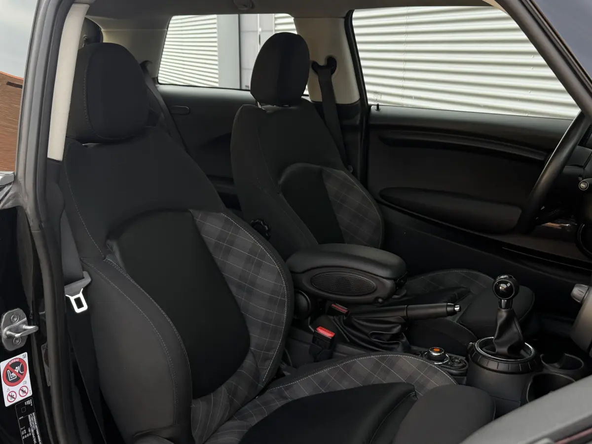 Cooper Mini 1.5 Chili Serious Business I Navi I Sportstoelen I 58000 Km