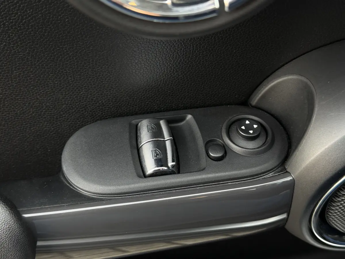 Cooper Mini 1.5 Chili Serious Business I Navi I Sportstoelen I 58000 Km