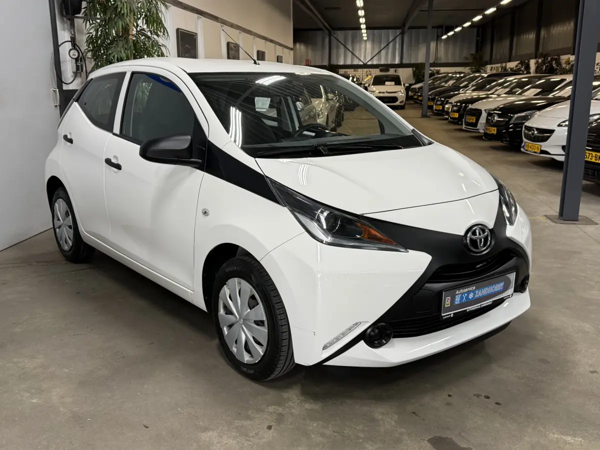 Aygo 1.0 VVT-i x-now // Airco // el. ramen