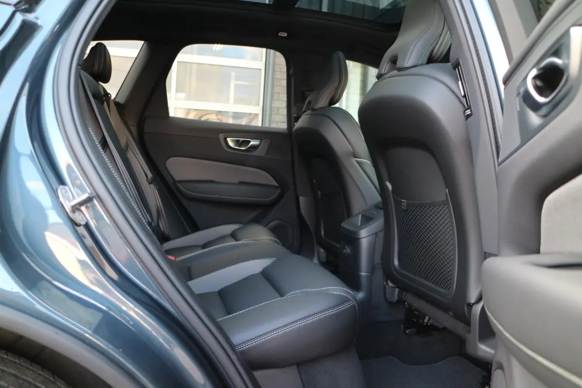 XC60 2.0 T6 Plug-in hybrid AWD Plus Dark | long Range! | Panorama | 360 camera |