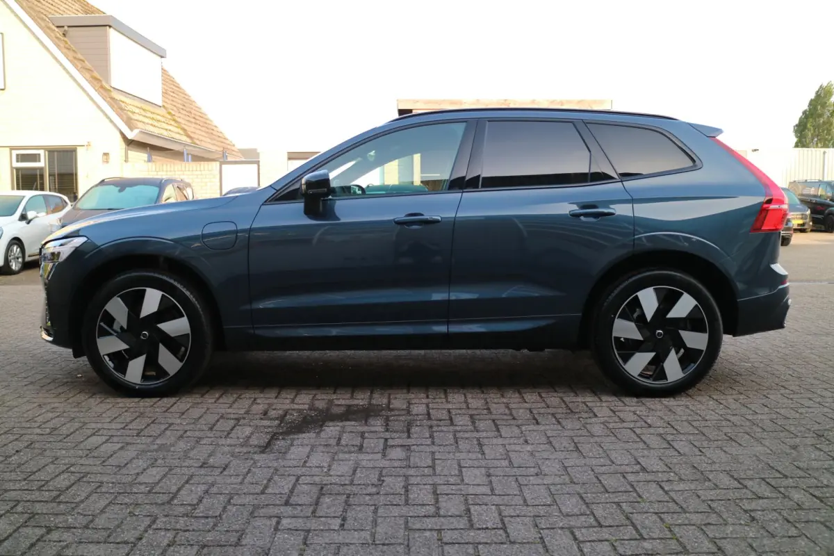 XC60 2.0 T6 Plug-in hybrid AWD Plus Dark | long Range! | Panorama | 360 camera |