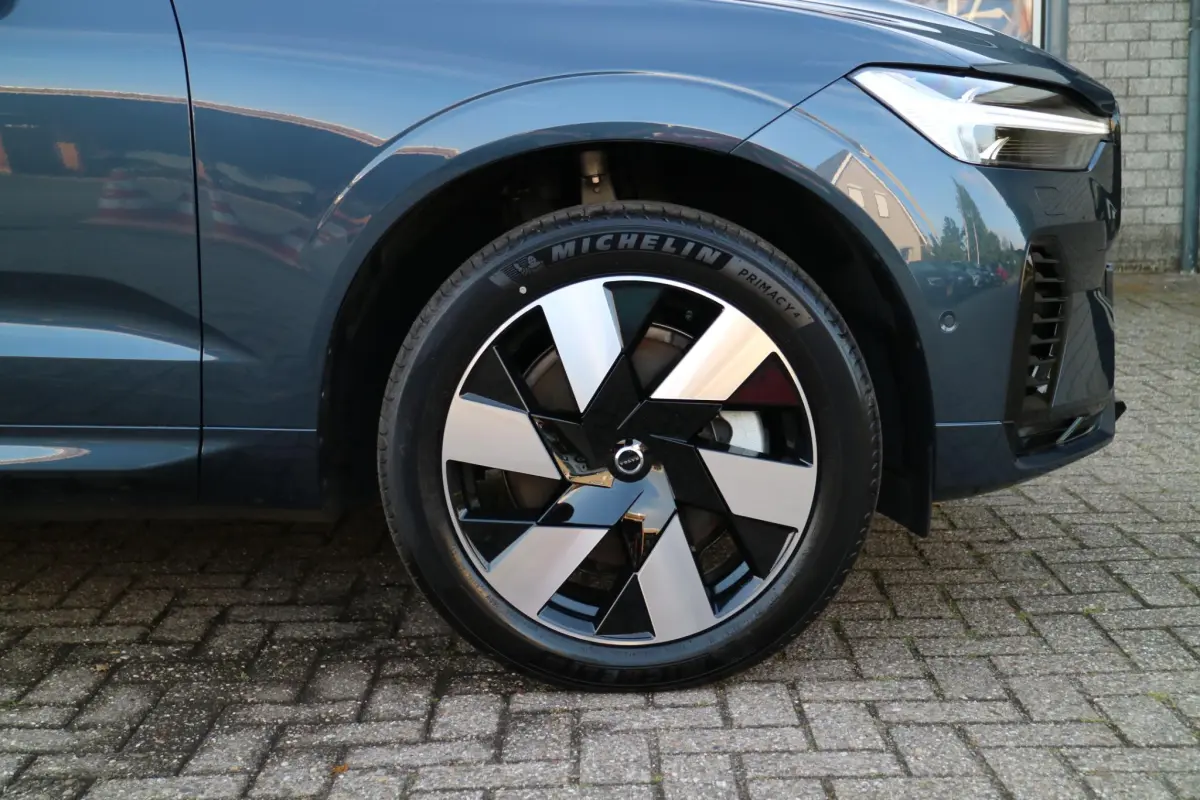 XC60 2.0 T6 Plug-in hybrid AWD Plus Dark | long Range! | Panorama | 360 camera |