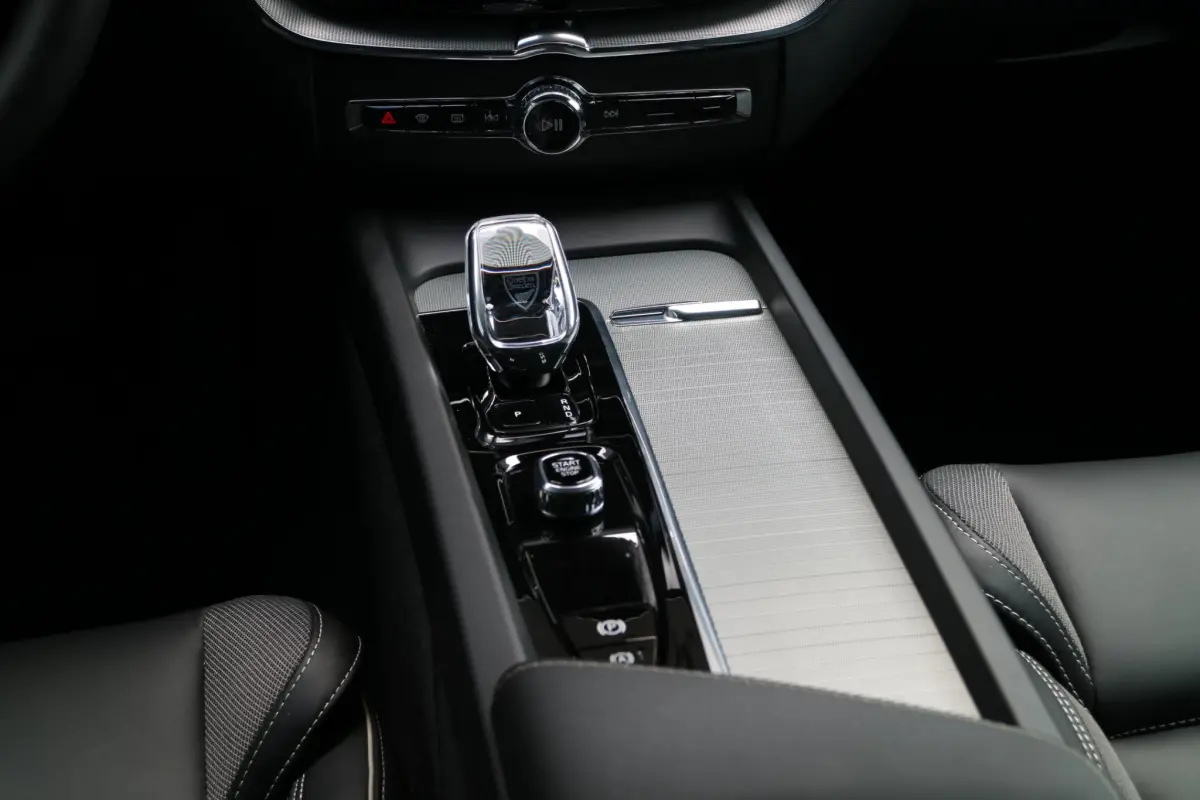 XC60 2.0 T6 Plug-in hybrid AWD Plus Dark | long Range! | Panorama | 360 camera |