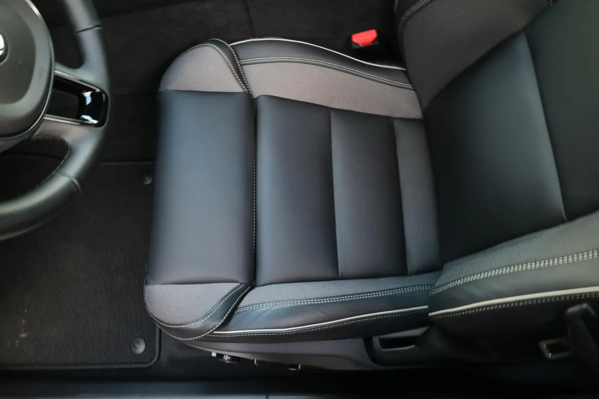XC60 2.0 T6 Plug-in hybrid AWD Plus Dark | long Range! | Panorama | 360 camera |