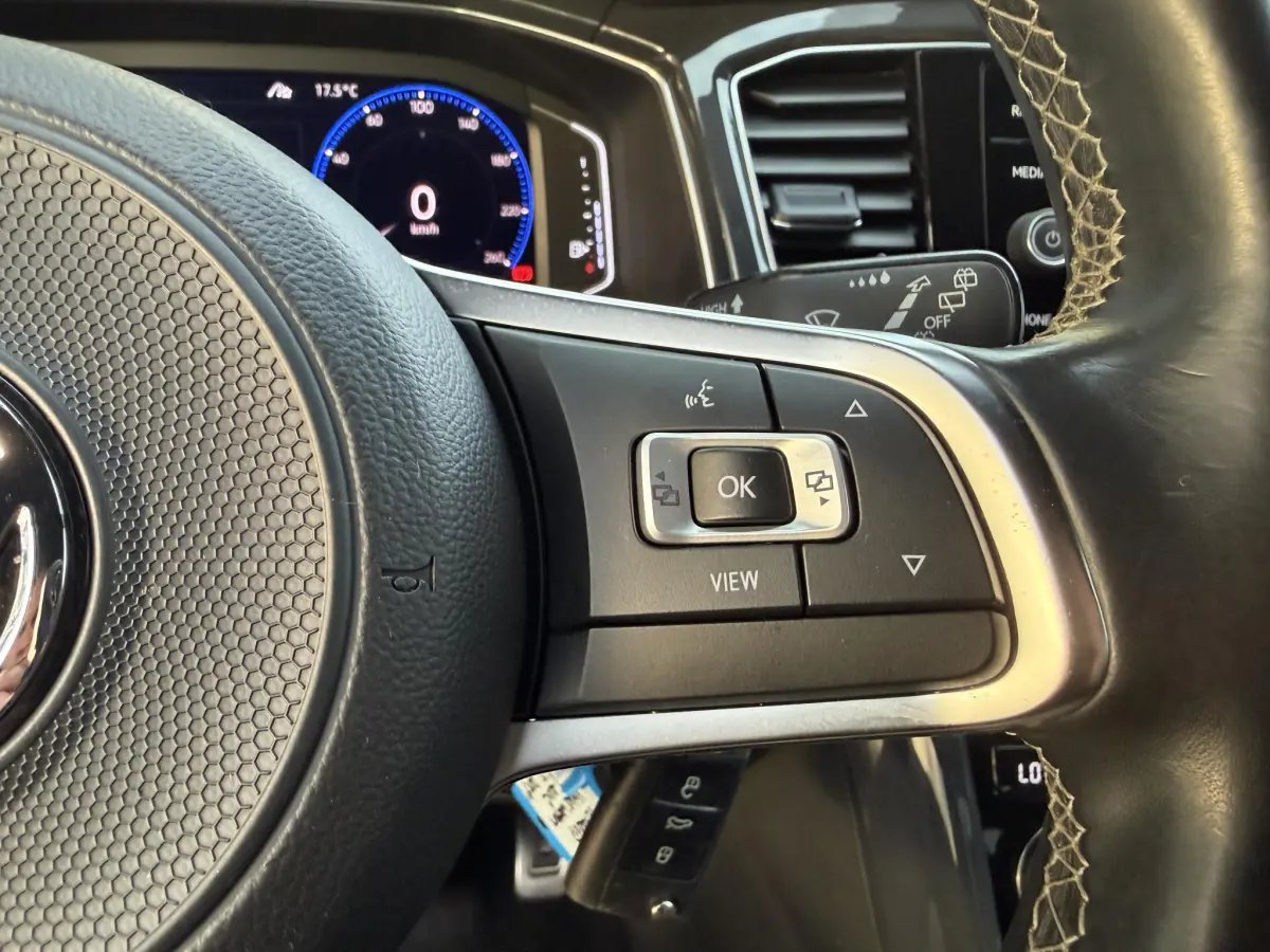 T-Roc 1.5 TSI Sport 3x R-Line | Climate |Camera | Parkeer sensoren | Stoel verwarming |