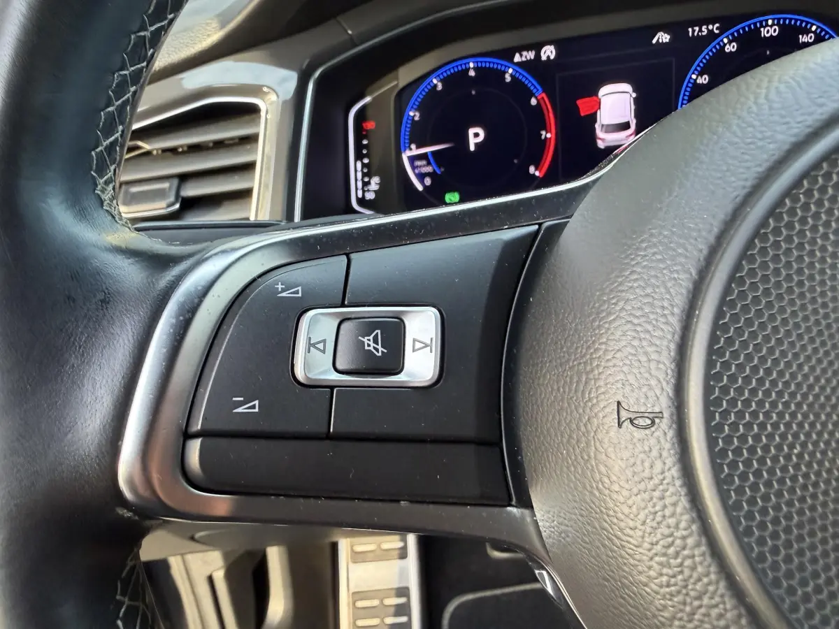 T-Roc 1.5 TSI Sport 3x R-Line | Climate |Camera | Parkeer sensoren | Stoel verwarming |