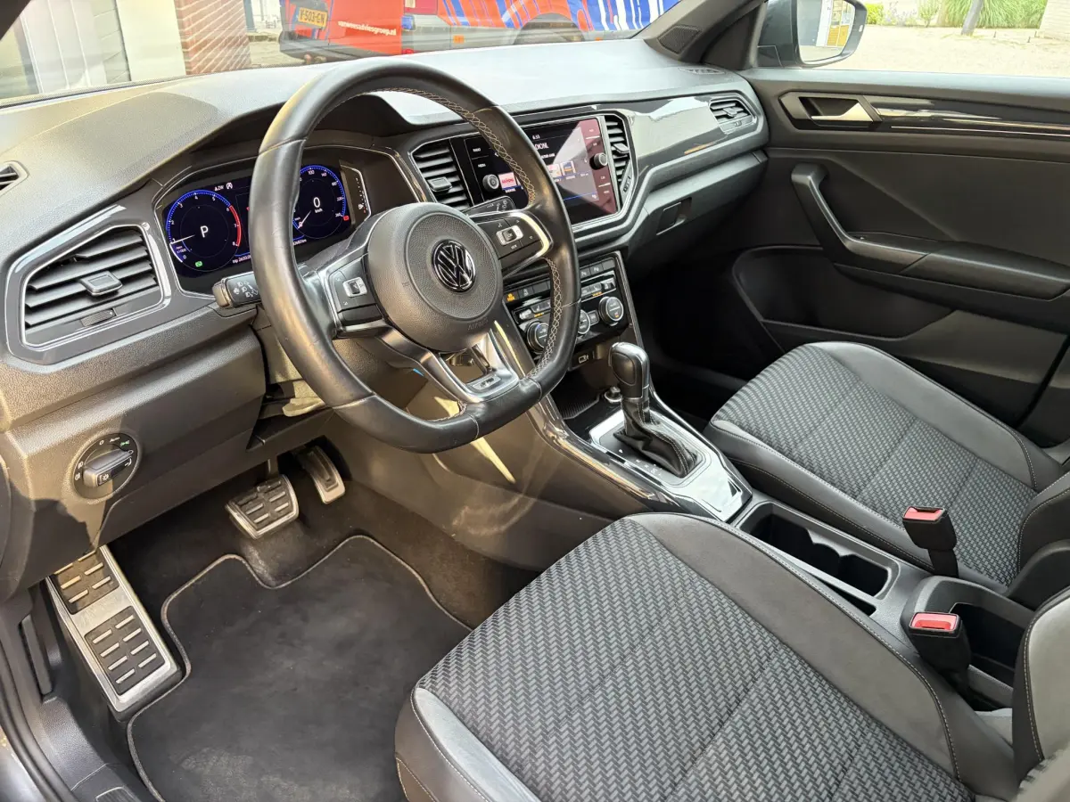 T-Roc 1.5 TSI Sport 3x R-Line | Climate |Camera | Parkeer sensoren | Stoel verwarming |