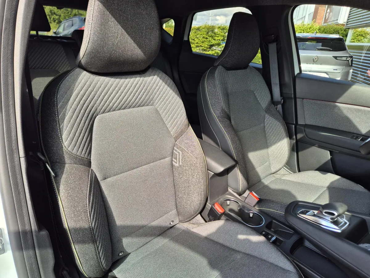 Captur 1.3 mild hybrid 160 EDC AUTOMAAT techno Camera, Adaptive Cruise Control, Stoel/Stuur verw., Apple/An