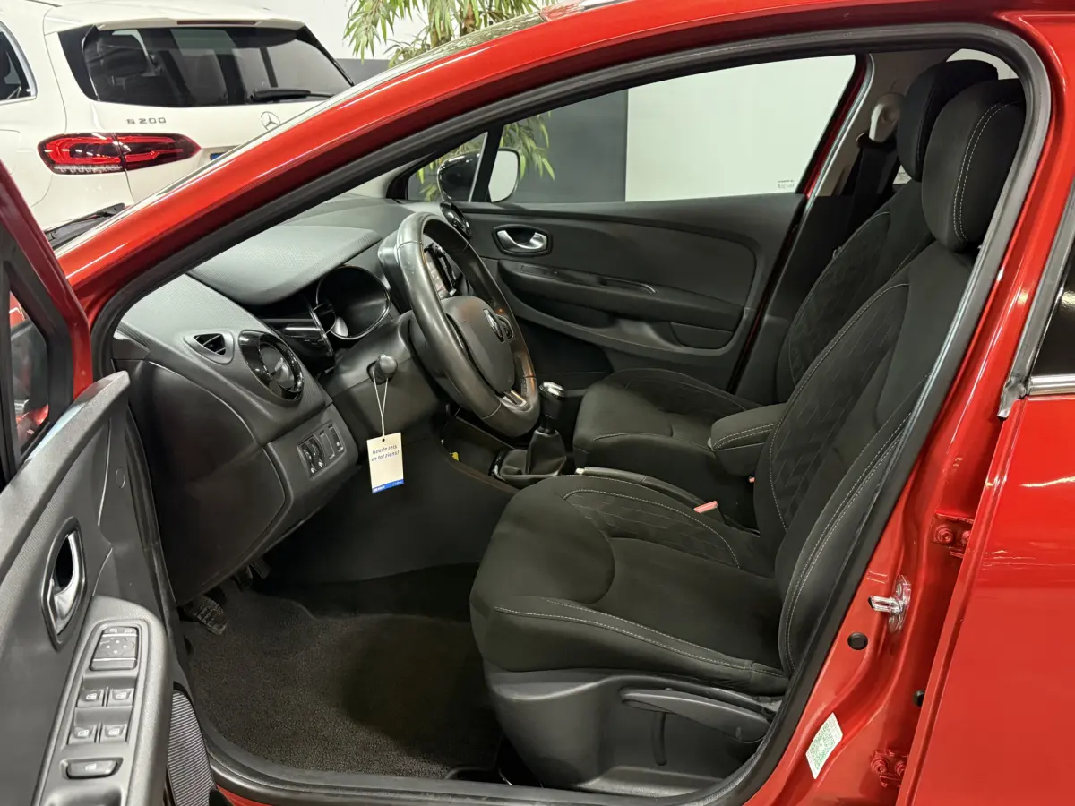 Clio Estate 0.9 TCe Limited // Airco // PDC // Navi