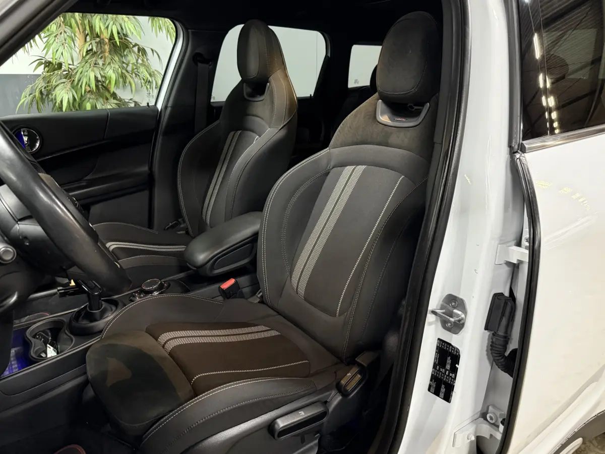 Countryman 1.5 Cooper Business Edition // JCW // panodak // Harman Kardon