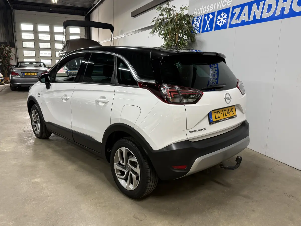 Crossland X 1.2 Turbo 120 Jaar Edition //